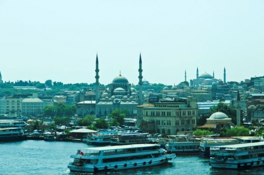 scene from istanbul by the sea