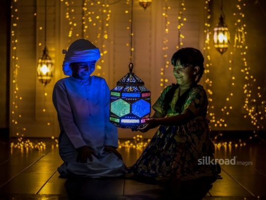 Brother and sister celebrating ramadan|-