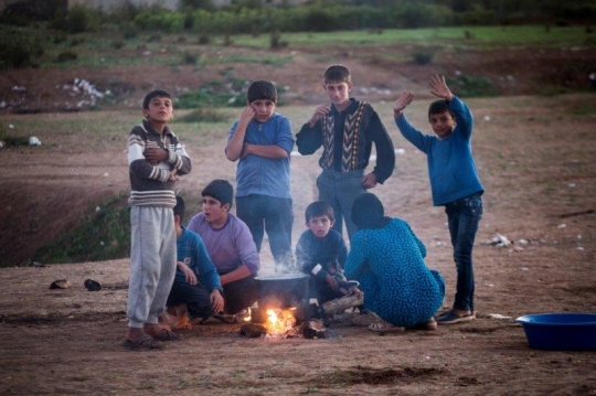 Syrian kids Cooking in Kobane Refugees Camp 