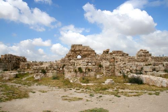 temple of hercules on the citadel in amman, jordan 