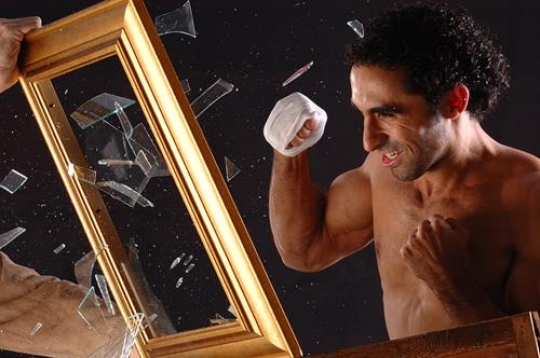 Man breaks Frame