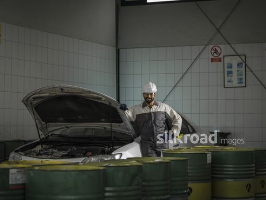 Mechanic Worker|-