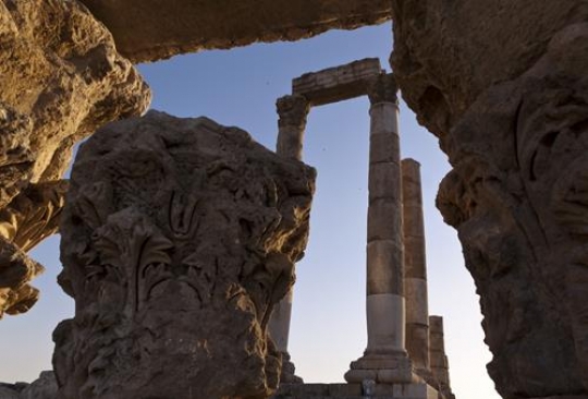ornamental stones with jerash pillars