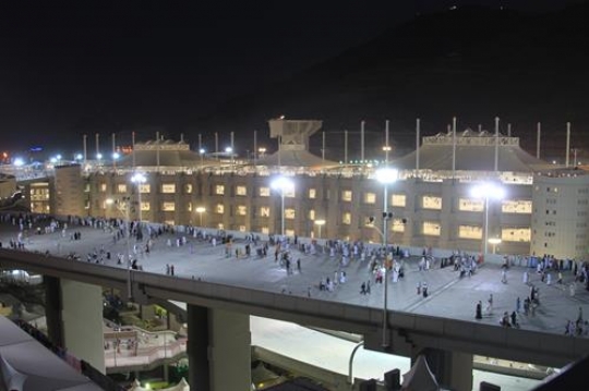menna city at night